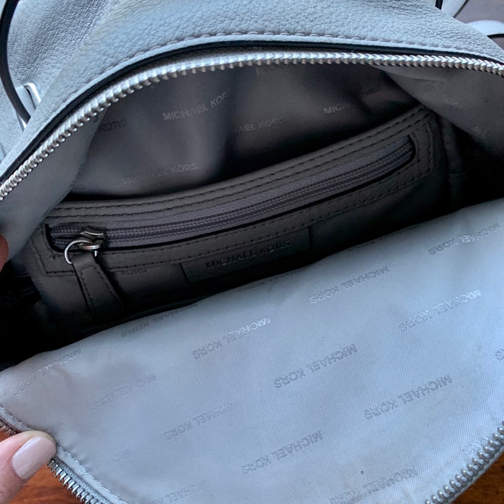 MICHAE KORS Backpack - Picture 2 of 4